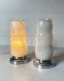 Coppia di lampade da tavolo modernariato in vetro bianco