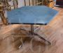 Tavolino vintage esagonale con piano in alcantara azzurro