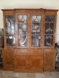 Credenza libreria antica inglese con vetri a cattedrale 