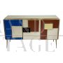 Credenza a tre ante in vetro multicolore stile vintage                            