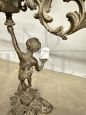 Coppia di candelabri in bronzo del '900 a cinque fiamme con putti