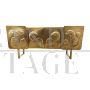 Credenza design a quattro ante in ottone decorato                            