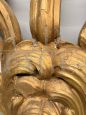 Antica coppia di grandi applique in legno dorato e intagliato, XIX secolo