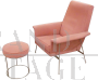 Poltrona vintage in ferro e vellutino rosa con pouf                            