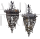 Coppia di grandi lanterne in ferro battuto dei primi del '900                            