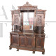 Imponente credenza antica in noce massello intagliato con specchio, XIX secolo                            