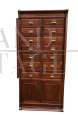Classificatore da ufficio vintage in legno di quercia con cassetti e ante 