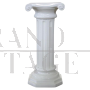 Colonna in ceramica bianca di Bassano                            