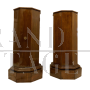 Coppia di antiche colonne portascultura in noce