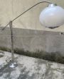 Lampada da terra vintage con snodo sferico, Italia anni '70 