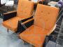 Coppia di poltrone vintage design in legno e tessuto arancione