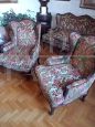 Salotto Bergère con divano e poltrone floreali in stile Luigi XV                            