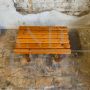 Tavolino basso in pino massello nello stile di Rainer Daumillier