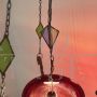 Lampadario antico in vetro rosso con inserti di vetro a piombo, fine '800