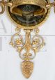 Coppia di applique antiche Impero in bronzo dorato e satinato                            