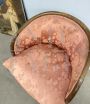 Poltroncina a pozzetto Art Déco in noce e seta rosa