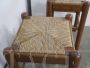 Coppia di sgabelli rustici in olmo con seduta in paglia, anni '80
