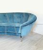 Divano curvo in velluto blu petrolio, anni '50                            