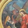 Antico dipinto ovale con Gesù e il Cireneo, olio su tela del XVIII secolo                            