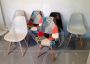 Set di 8 sedie in stile Charles Eames in vari colori                            