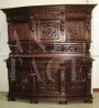 Grande credenza antica in stile rinascimentale con alzata