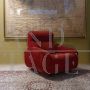 Poltrona vintage in tessuto rosso, anni '70                            