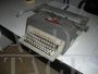 Macchina da scrivere Olivetti linea 98