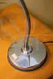 Lampada da tavolo industriale snodabile in metallo satinato