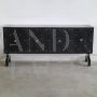 Credenza a quattro ante in pergamena nera                            