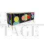 Credenza a quattro ante retroilluminata con cerchi colorati in vetro                            