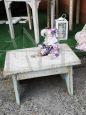 Sgabello poggiapiedi panchetta Shabby Chic decorata