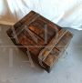 Tavolino vintage con rotelle ricavato da una cassa di legno