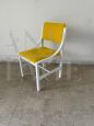 Set di 6 sedie vintage in legno bianco e tessuto giallo senape                            