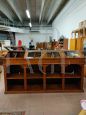 Credenza espositore da negozio vintage con piano a vetrina                            