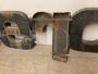 Grande insegna Peroni vintage con lettere in metallo, anni '50