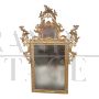 Grande specchiera veneziana in stile Luigi XV in legno intagliato e dorato                            