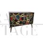 Credenza a due ante in legno e vetro colorato con geometrie circolari