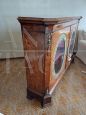 Credenza antica vittoriana con due ante a vetro