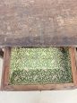 Piccolo tavolino rustico a capretta in noce e castagno del '700                            