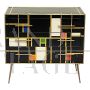 Comò design in vetro nero con elementi colorati                            
