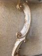 Console in stile barocco in pittura bianca e oro, con gamba rocaille