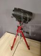 Piccolo faro cinematografico vintage con treppiede
