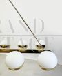 Grande lampadario orizzontale vintage in ottone e vetro                           