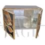Credenza a due ante in vetro nero e bamboo con maniglie a pesce