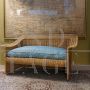 Divano in bamboo e vimini con cuscino celeste                            