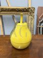 Contenitore vintage in ceramica gialla a forma di pera, anni '70                            