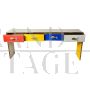 Consolle in vetro colorato a 4 cassetti con maniglie a pesce