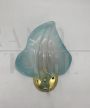 Coppia di lampade appliques a foglia in vetro di Murano azzurro, attr. Seguso                            