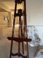 Grande cavalletto da pittore vintage finemente intagliato