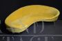 Divano vintage giallo dalla linea sagomata
